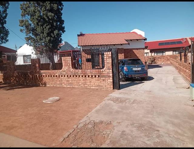 3 BEDROOM HOUSE FOR SALE IN LEBANON